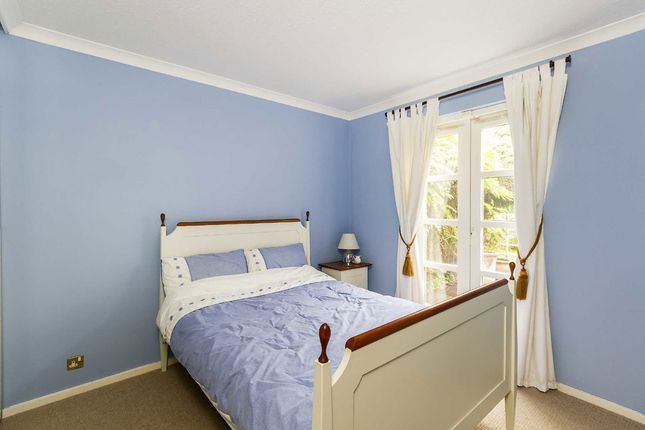 23, Princes Court, London photo 4