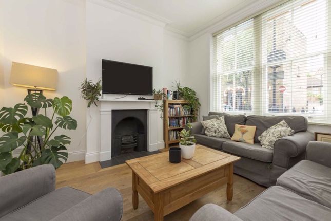 Emery St - harper GA, Emery St, London photo 4