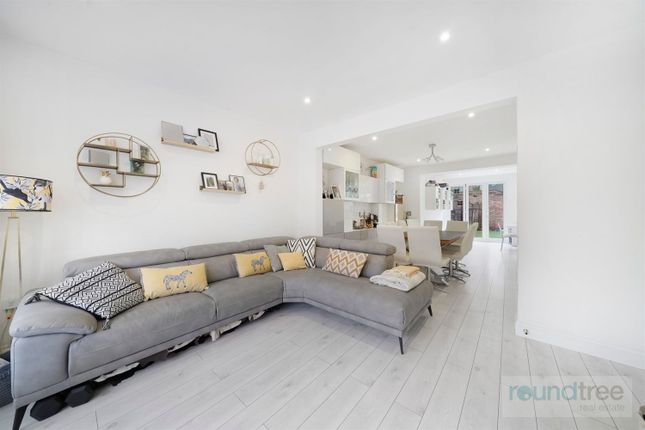 12, West View, Hendon photo 4