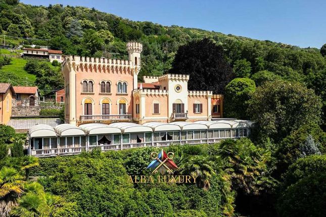 Thumbnail Villa for sale in Viale Riva, Lesa, Piemonte, 003084, Italy