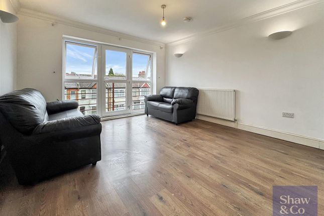Flat F, 31, Whitton Dene, Whitton photo 2