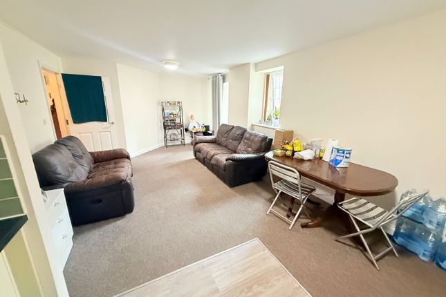 Flat 4 Western Gazette Building, 8 Sherborne Road, Yeovil photo 3