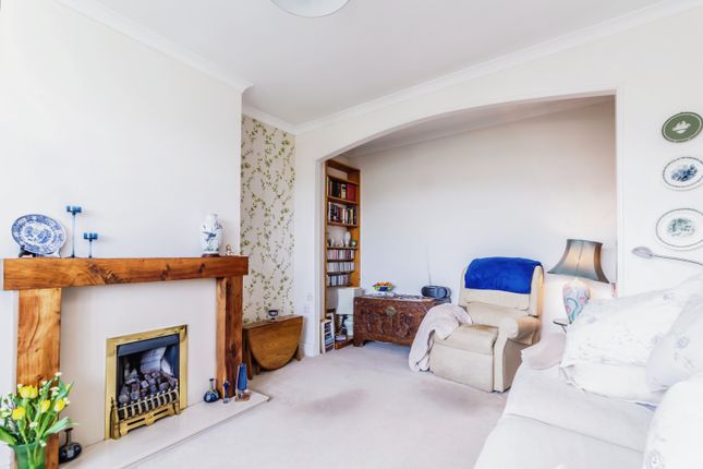343, Stafford Road, Caterham photo 2