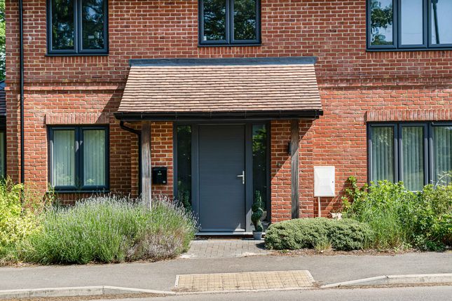 1, Hawthorne Close, Oxford, OX44 photo 2