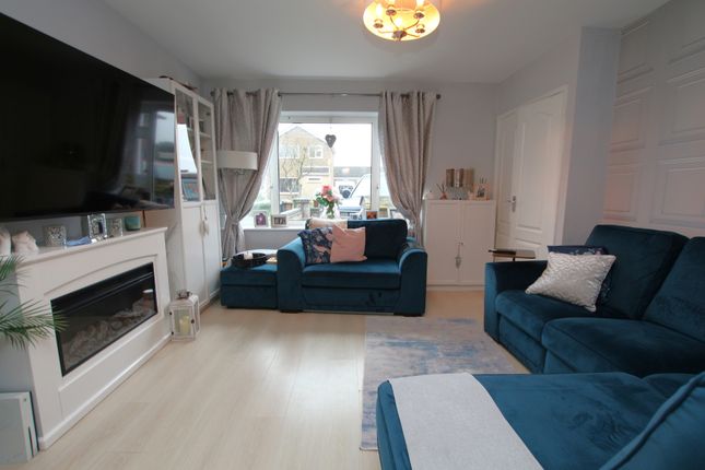12, Manor Leas Close, Lincoln photo 2