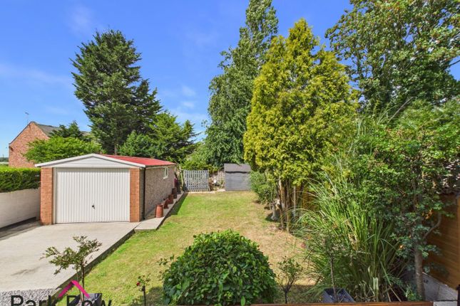 12, Hillside, Knottingley photo 4