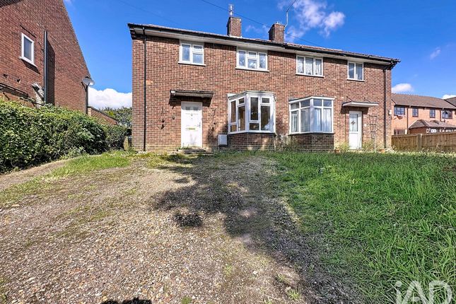 3-bed semi-detached on 48, Moors Ley, Stevenage, £360,000