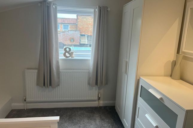 Room 2, 95 Cheddon Road, Taunton photo 2