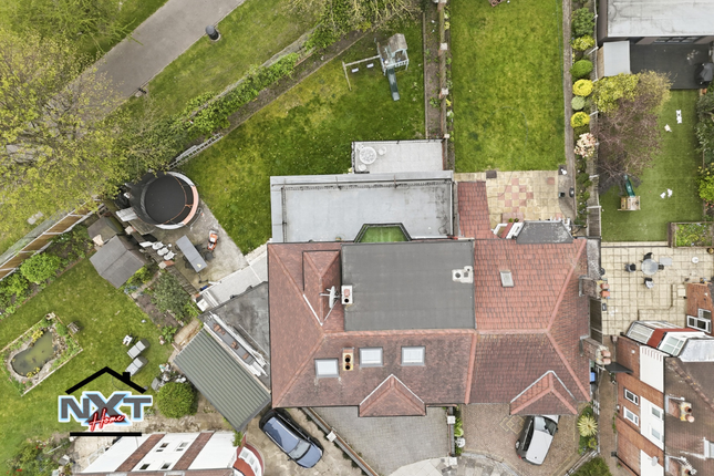 11, Laburnum Gardens, London photo 4