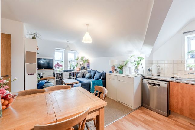 21, Manor Fold, Leeds photo 4