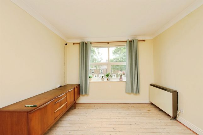 Flat 12a, Ashgrove, 43, The Village, York photo 4