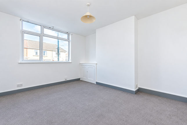 Middle Flat, Charlton Street, Maidstone, ME16 8LB, Maidstone photo 3