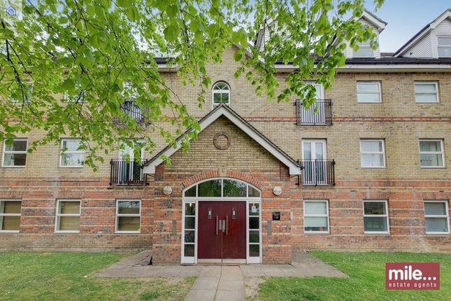 Thumbnail Flat for sale in Wilshaw Close, Hendon