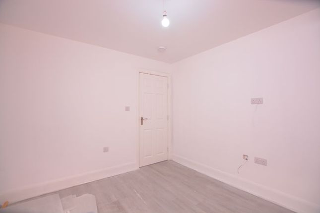 (LettsPay) Flat 1, 3, New Lane Hill, Reading photo 2