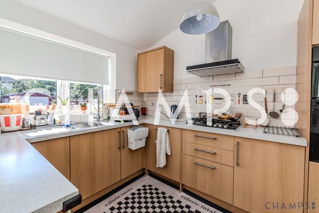 54, Rosebank Avenue, HORNCHURCH photo 5