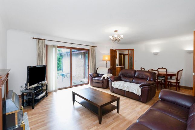 28, Pleasance Brae, Dunfermline photo 3