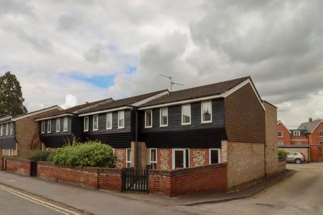 6 Bedroom Terraced in CB8 8AX