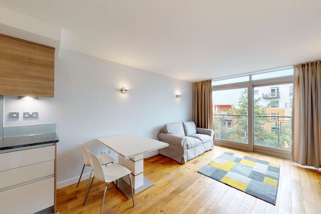 30 Newton Lodge, West Parkside, London photo 3