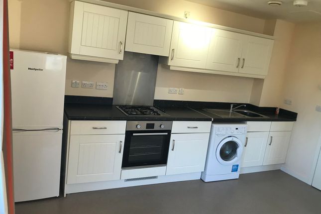 Thumbnail Flat to rent in Delft Crescent, Swindon