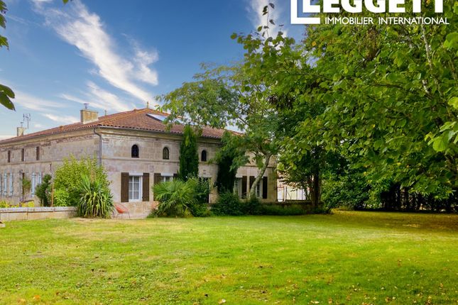 Villa for sale in Pouillac, Charente-Maritime, Nouvelle-Aquitaine