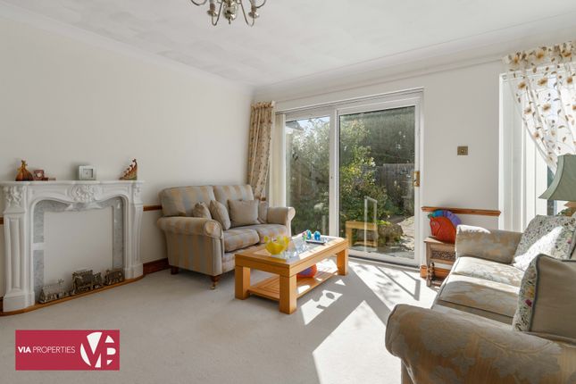 59, Old Nazeing Road, Broxbourne photo 3