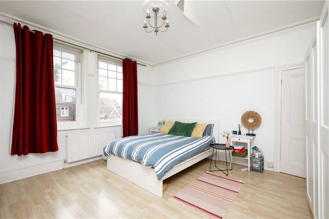 Flat 3, 4, The Drive, London photo 4