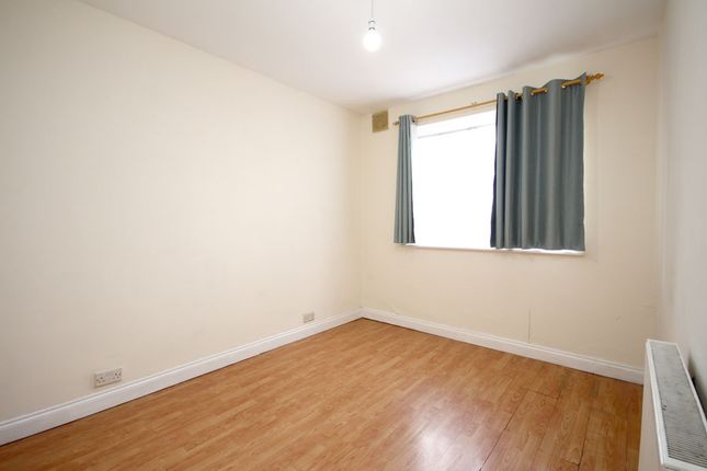 Alexandra Avenue, Rayners Lane photo 3