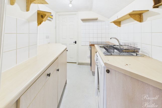 Flat 2, 5 West Street, Buckingham photo 3