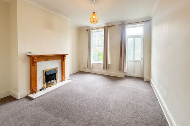 104, Eldon Road, Huddersfield photo 3
