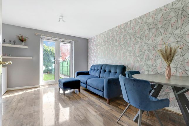 30 Minerva Grove, Nottingham photo 4