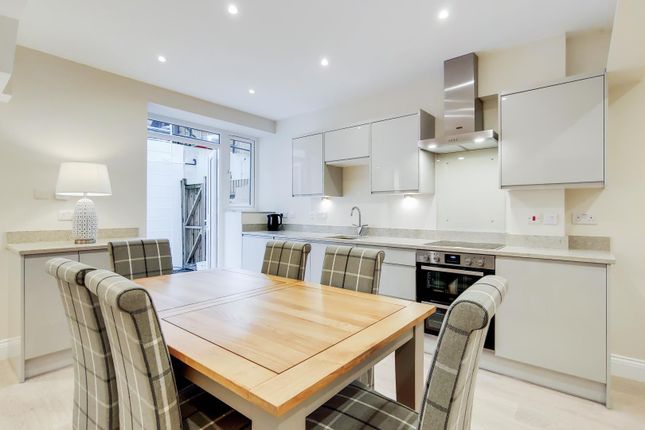 GF 359, Lillie Road, London photo 2