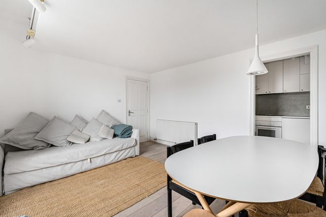 86, Oxford Gardens, London photo 4