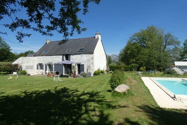 Detached house for sale in Carentoir, Bretagne, 56910, France