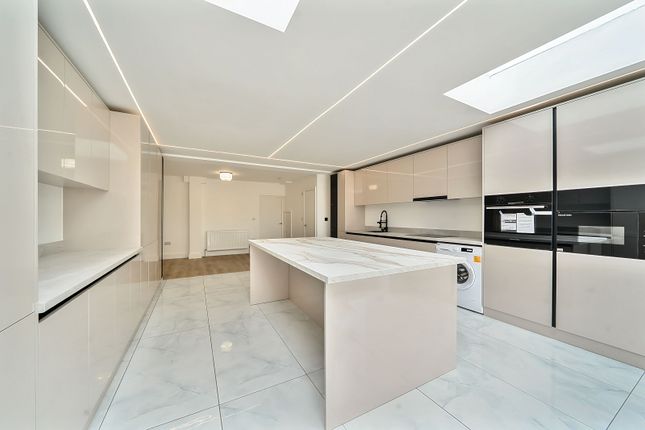 178, Bullhead Road, Borehamwood photo 4