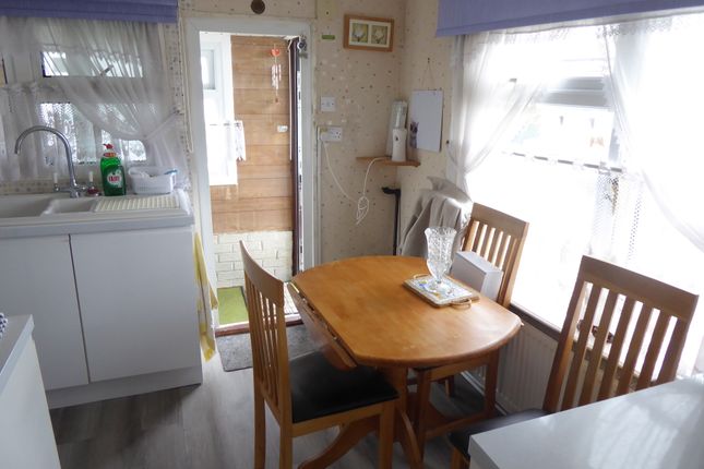 6, Kingsmead Park, Allhallows, Rochester photo 3