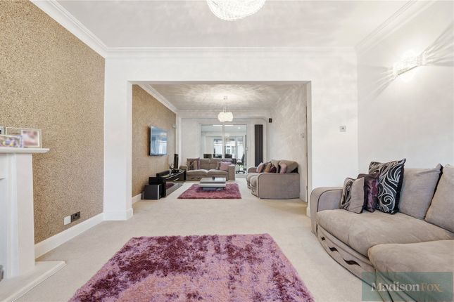 15, Greenleafe Drive, Ilford photo 4