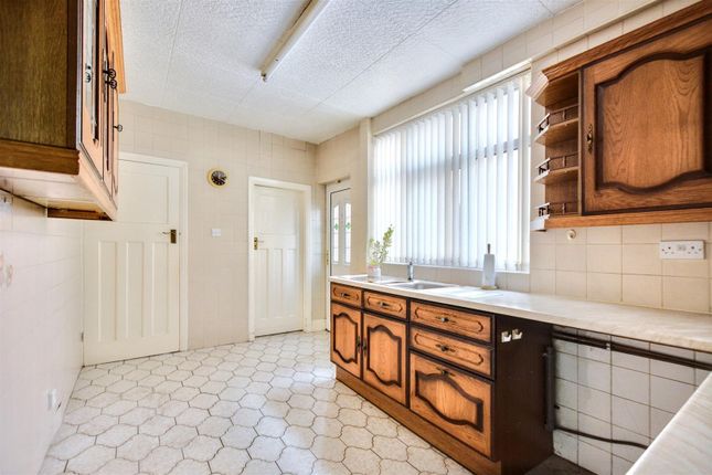 Kitchen_2.Jpeg