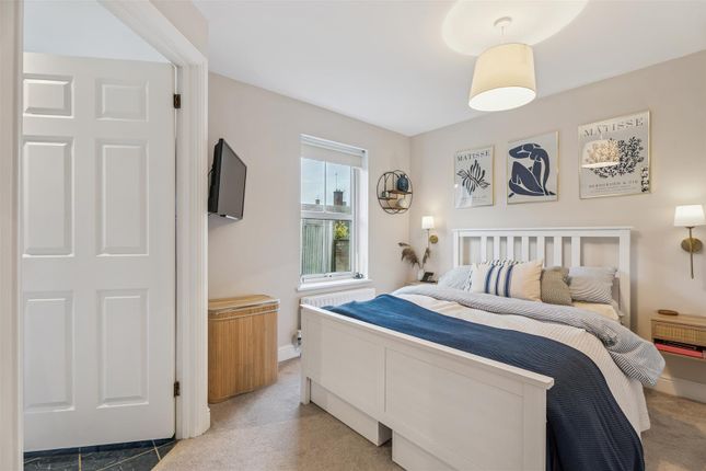 2 James Villa, Gilbert Mews, Leighton Buzzard photo 3