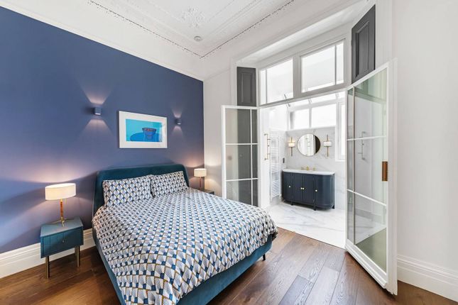 Thumbnail Flat to rent in St George's Square, Pimlico, London
