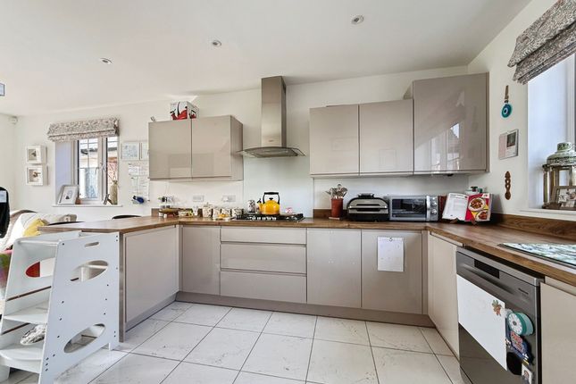 9 Lofted Drive, Telford photo 2