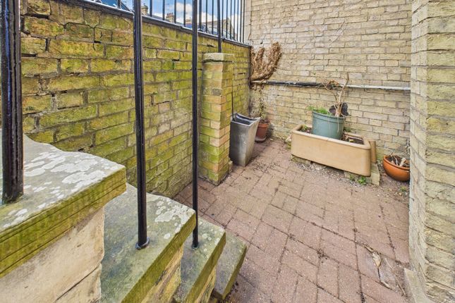 Cam02545G0-Pr0486-Still023