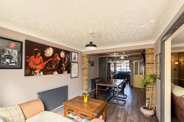 30, Hillside Road, Southminster photo 4