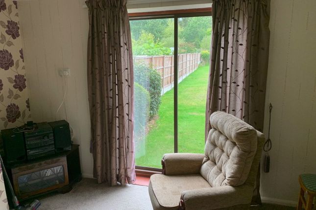 21, Leawood Road, Swadlincote photo 3