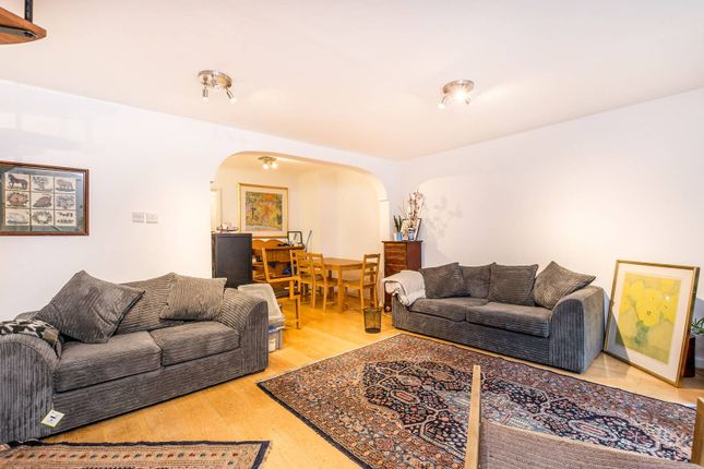 Thumbnail Flat for sale in Inverness Terrace, Queensway, London
