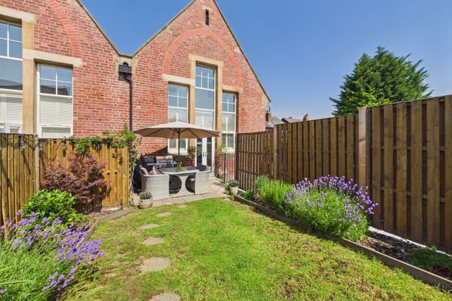9, Carlton Green, Leeds photo 4