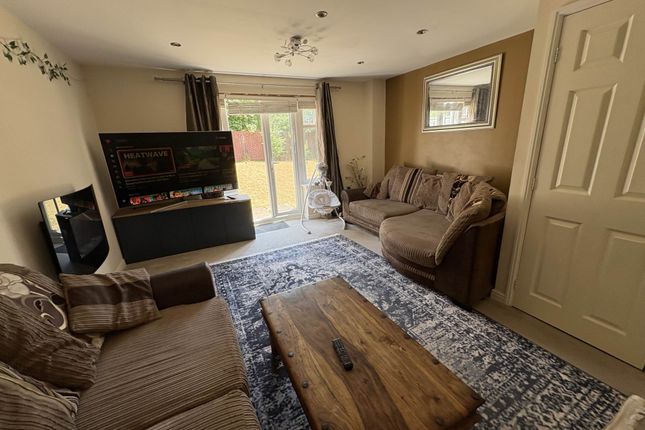 36, North Dene Park, Oldham photo 2