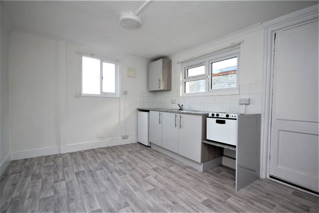 Thumbnail Studio to rent in Shelley Road, Worthing, West Sussex