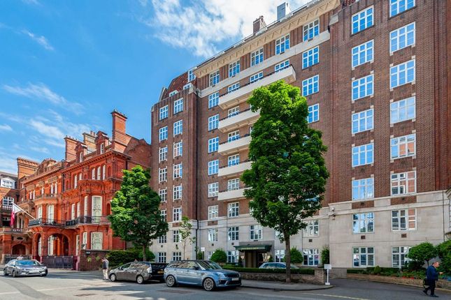 Flat to rent in Chesterfield Gardens, London