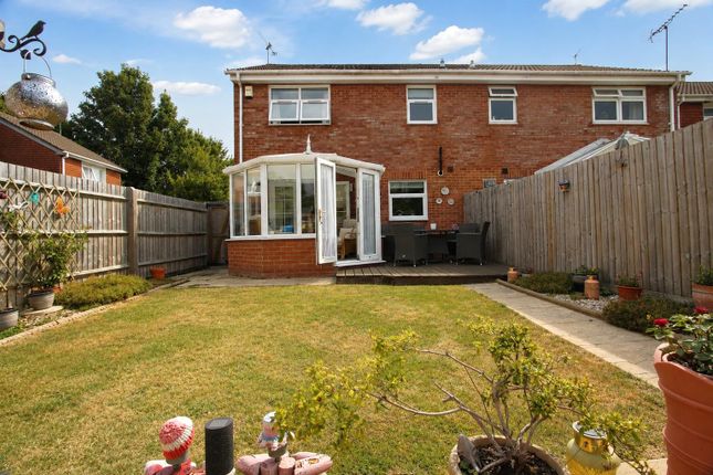 11, Pheasant Close, Tring photo 4
