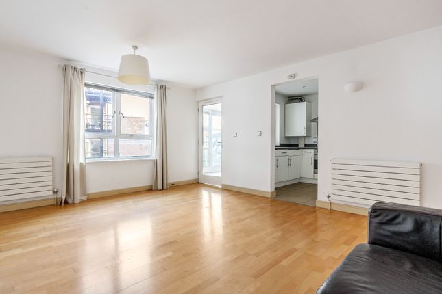 Flat for sale in Clephane Road, London